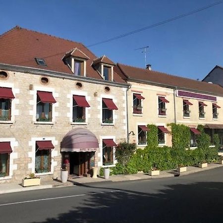 Hotel De La Loire Сент-Сатюр Экстерьер фото